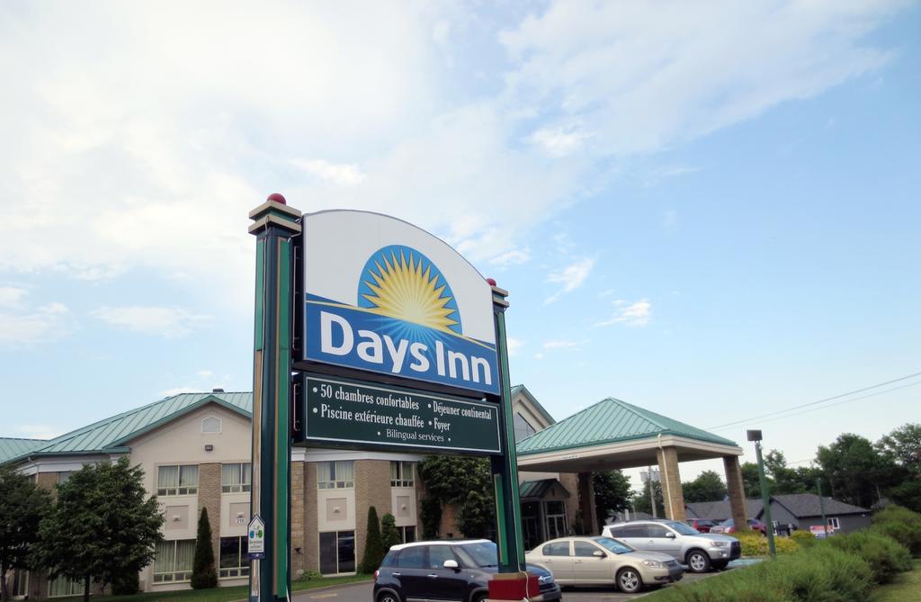 Days Inn By Wyndham Montmagny Exteriör bild