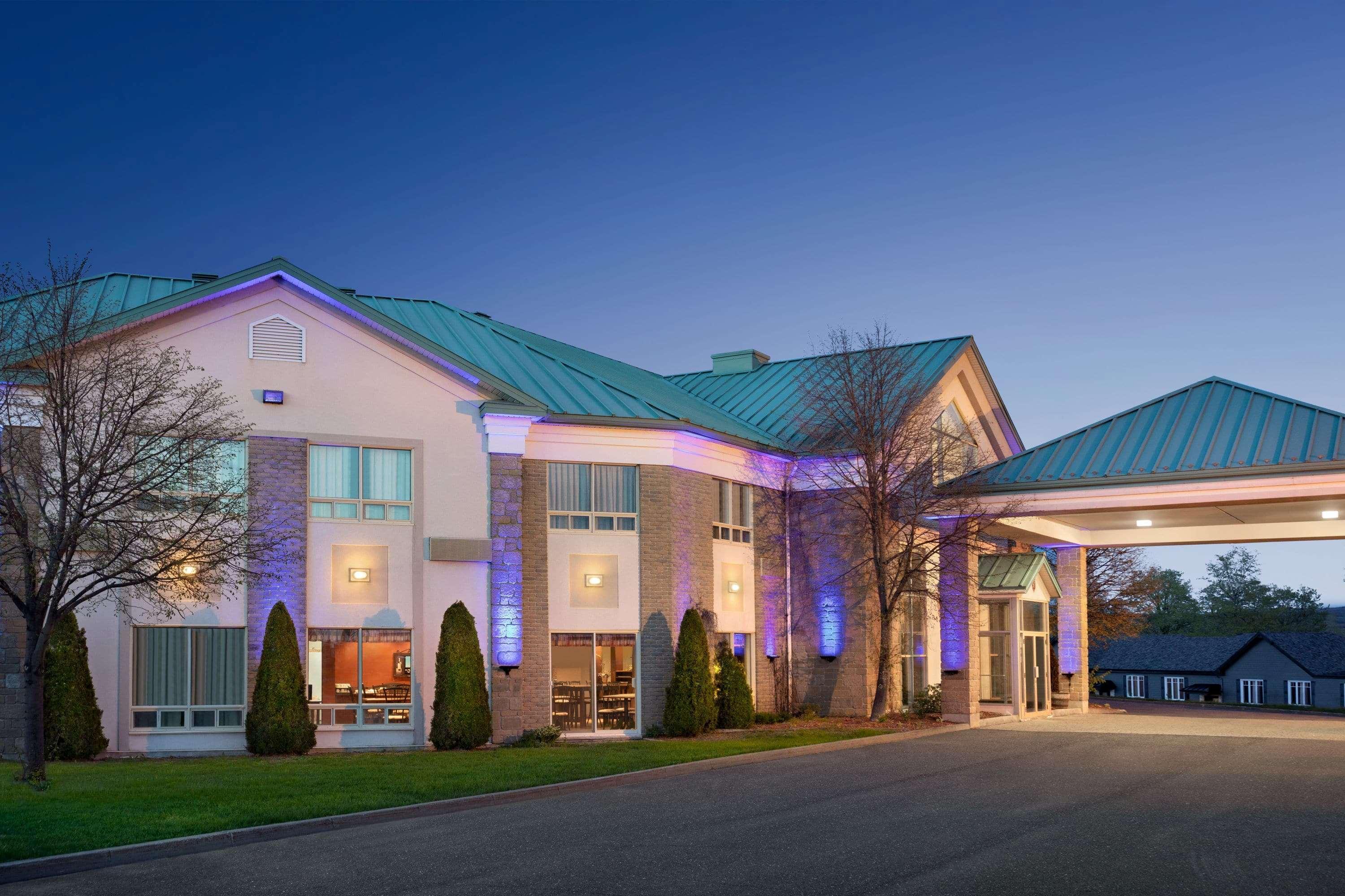 Days Inn By Wyndham Montmagny Exteriör bild